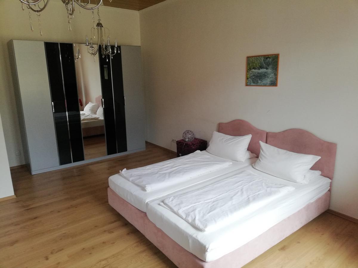 Hotel Central Restaurant El Barrio Grevenbroich Kültér fotó